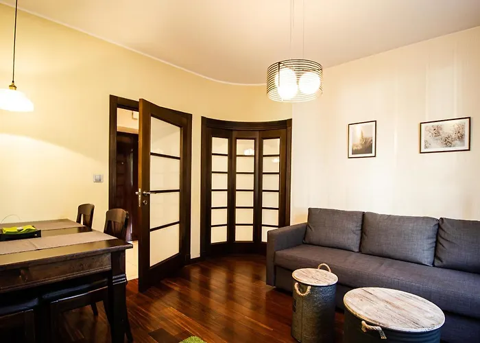 Plac Zbawiciela Elegant Apartment